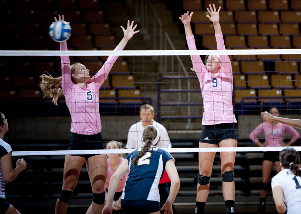 WCU hosts the Bulldogs.