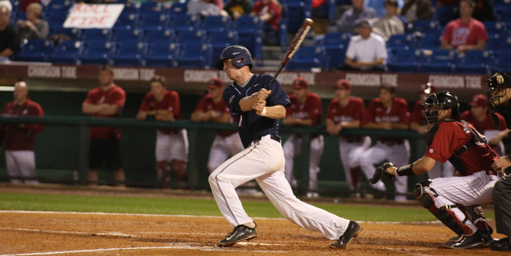 Dogs pound Murray State, 17-2